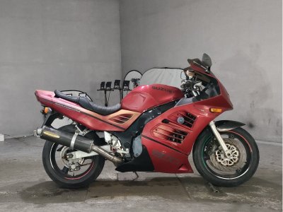 Suzuki RF900R