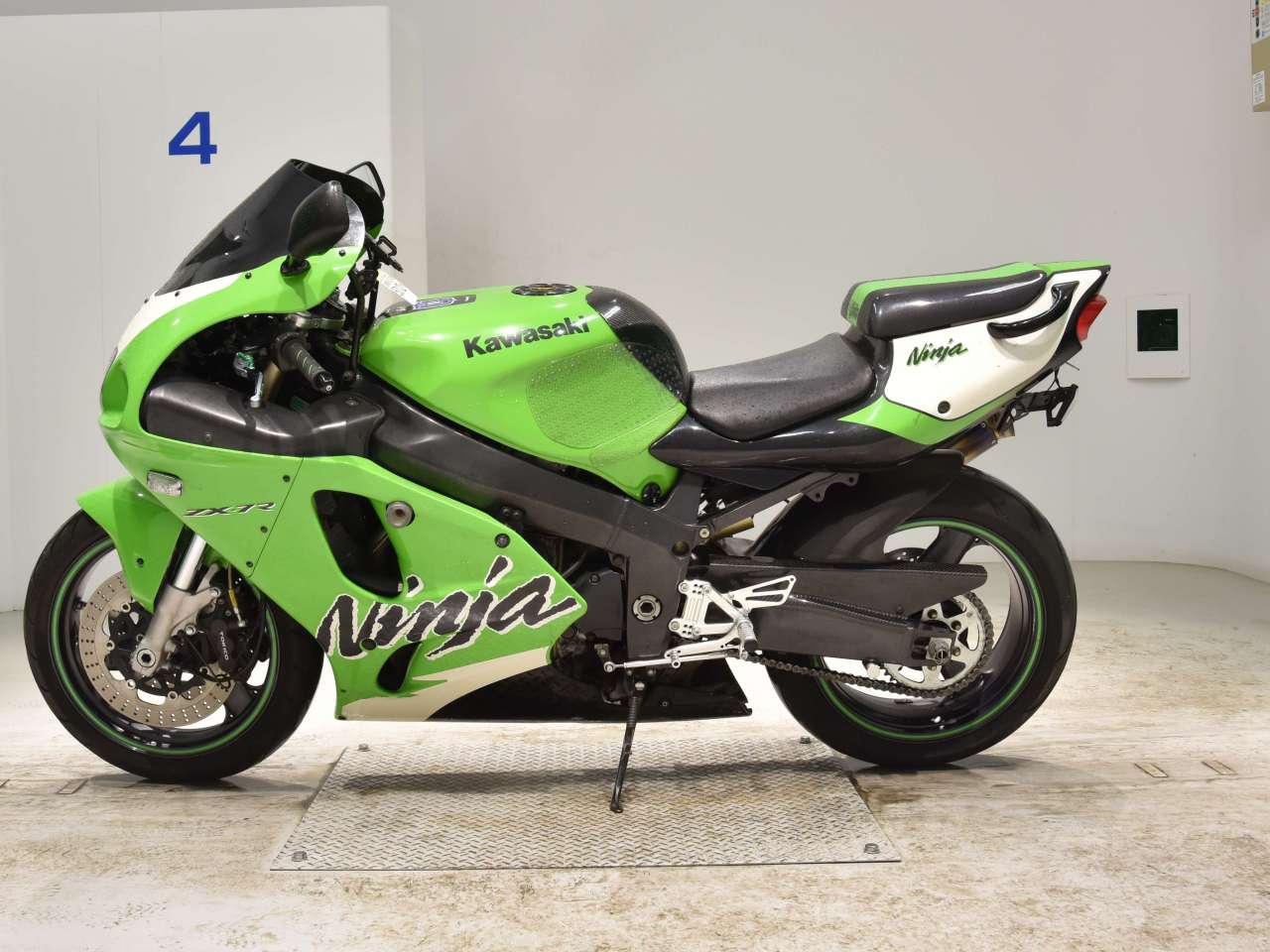 5012] Kawasaki ZX-7R - JKAZZX750PPA040515