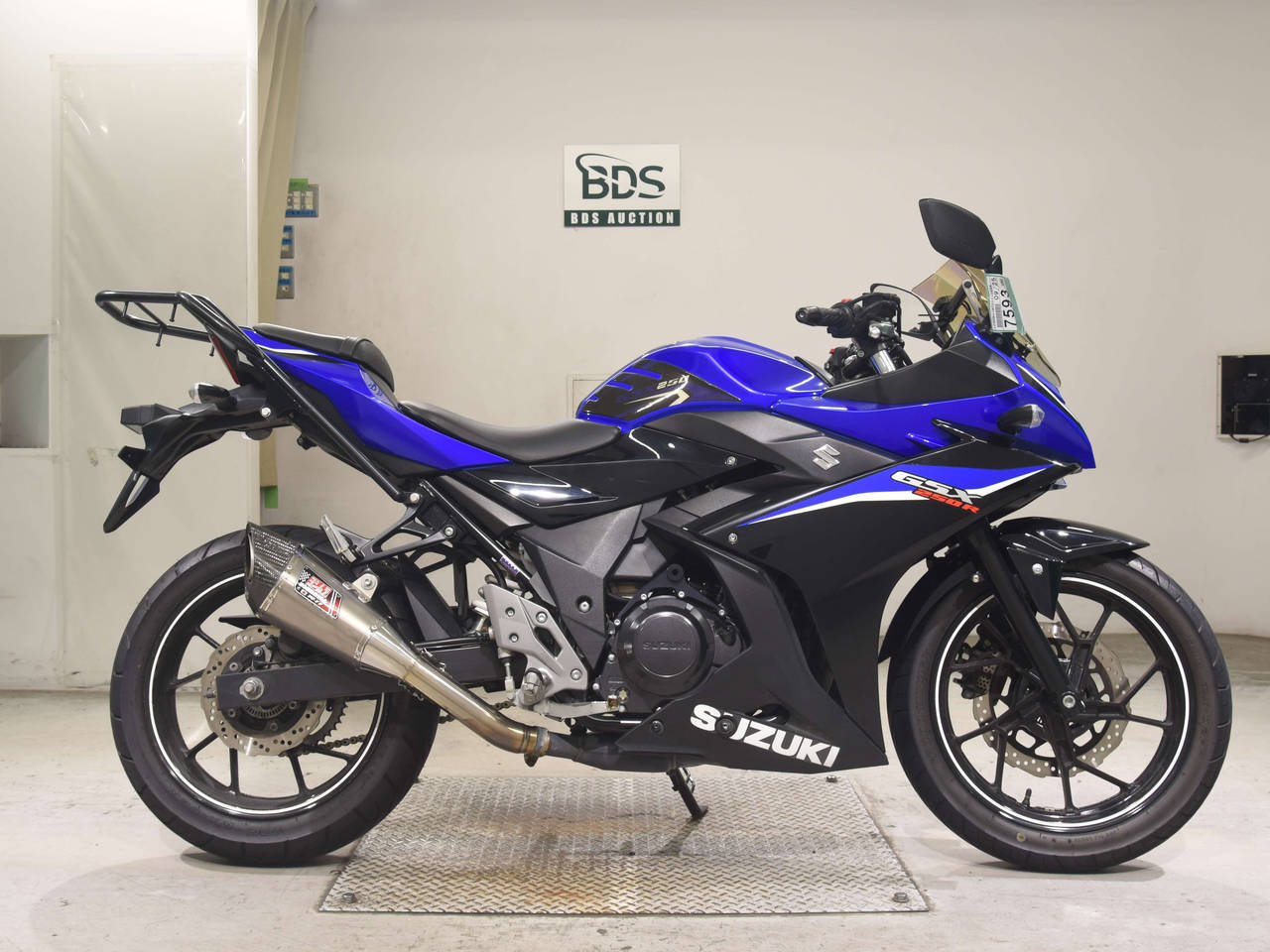 Suzuki GSX250RA