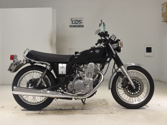 Yamaha SR400