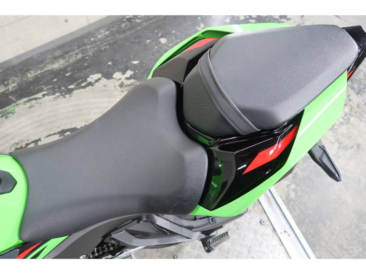 0435] Kawasaki NINJA ZX-10R - ZXT02L-011169