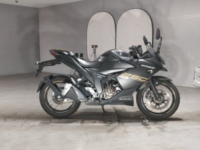 Suzuki GIXXER250SF