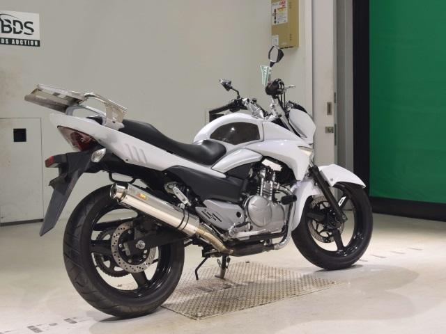 Suzuki GSR250 — фото 5