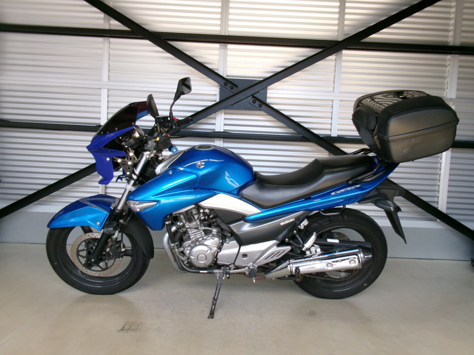 Suzuki GSR250 — фото 2