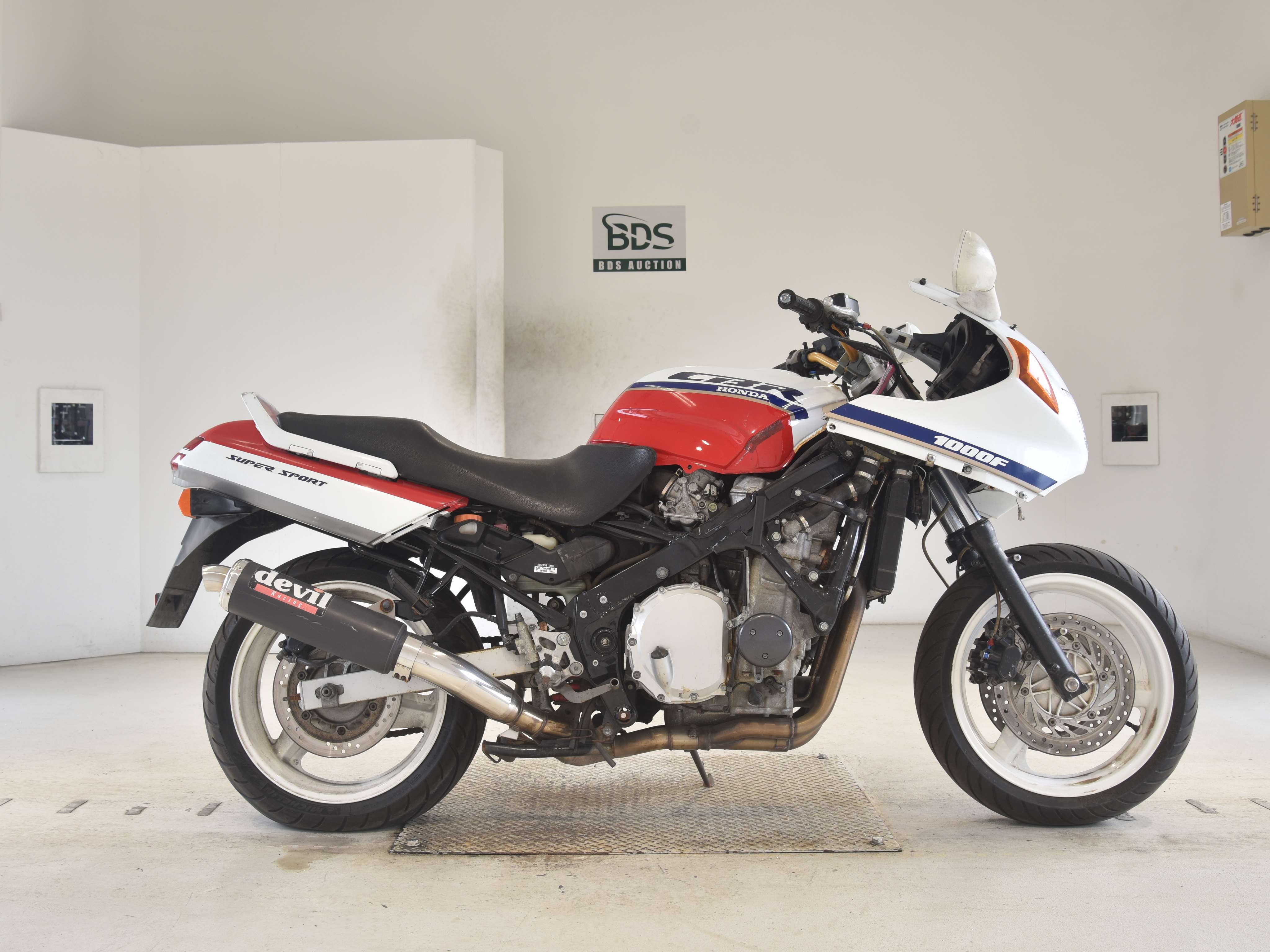 Honda CBR1000F