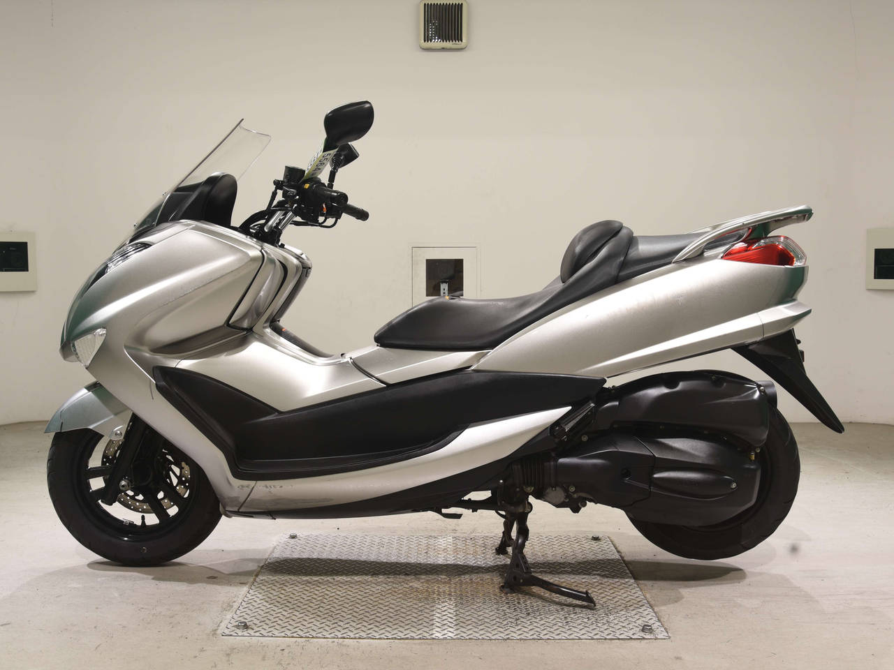 5564] Yamaha MAJESTY 250 - SG20J-010870