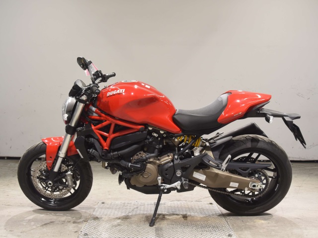 Ducati MONSTER 821 — фото 2
