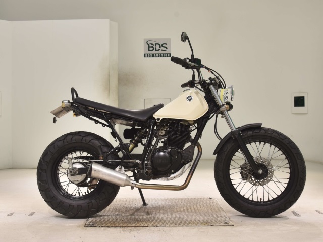 Yamaha TW225