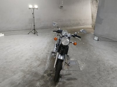 Yamaha SR400 — фото 3