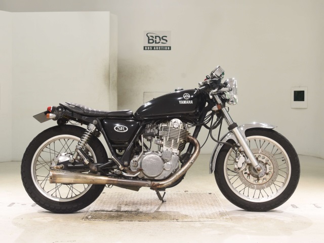 Yamaha SR 400