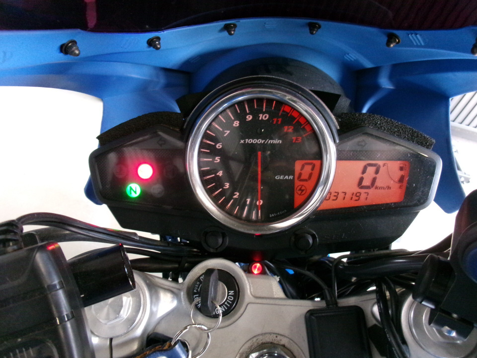 Suzuki GSR250 — фото 3