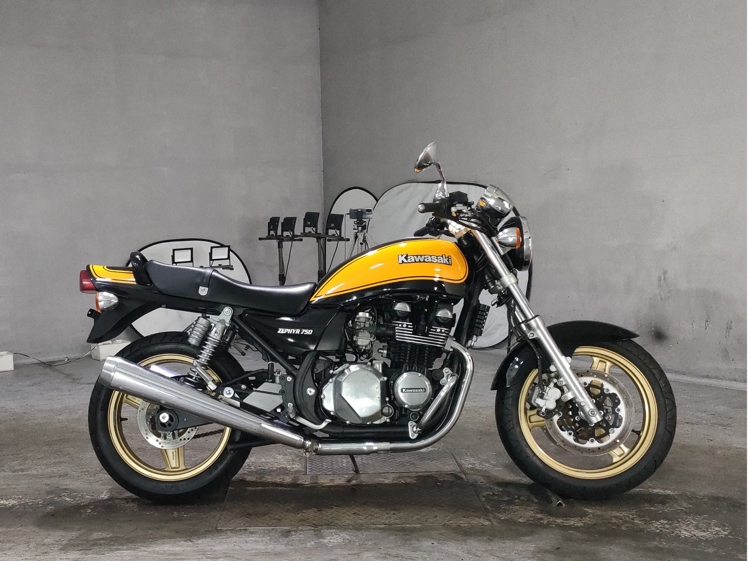 Kawasaki ZEPHYR750