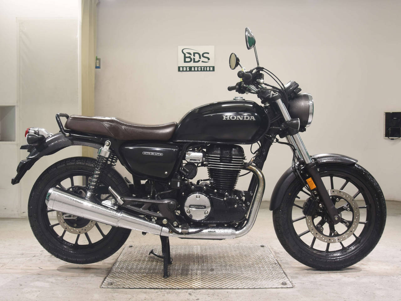 Honda GB350, right