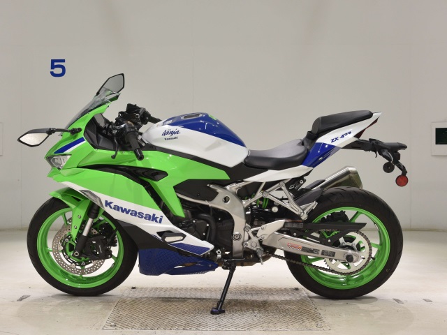 Kawasaki ZX-4RR — фото 2