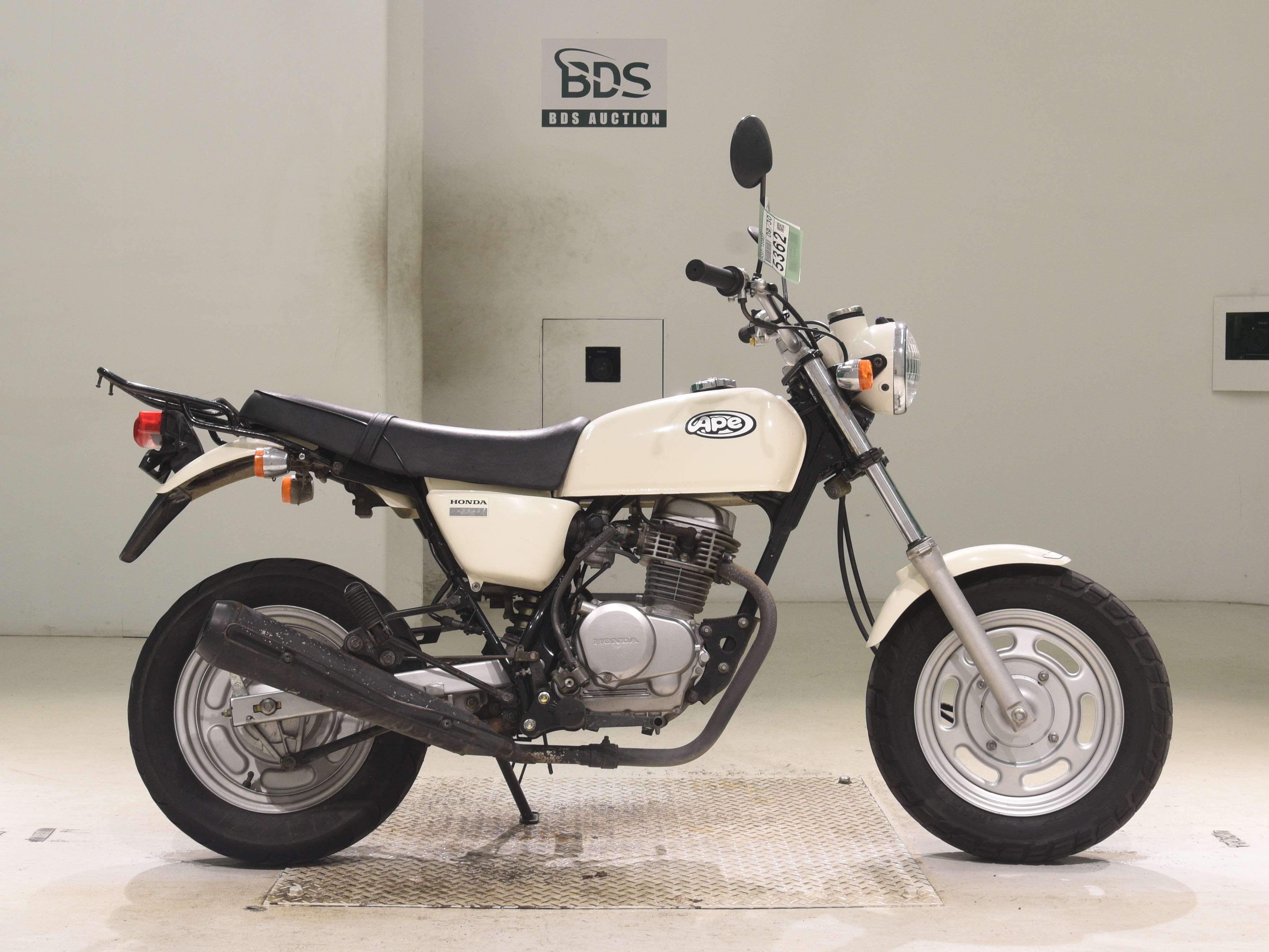 Honda APE100
