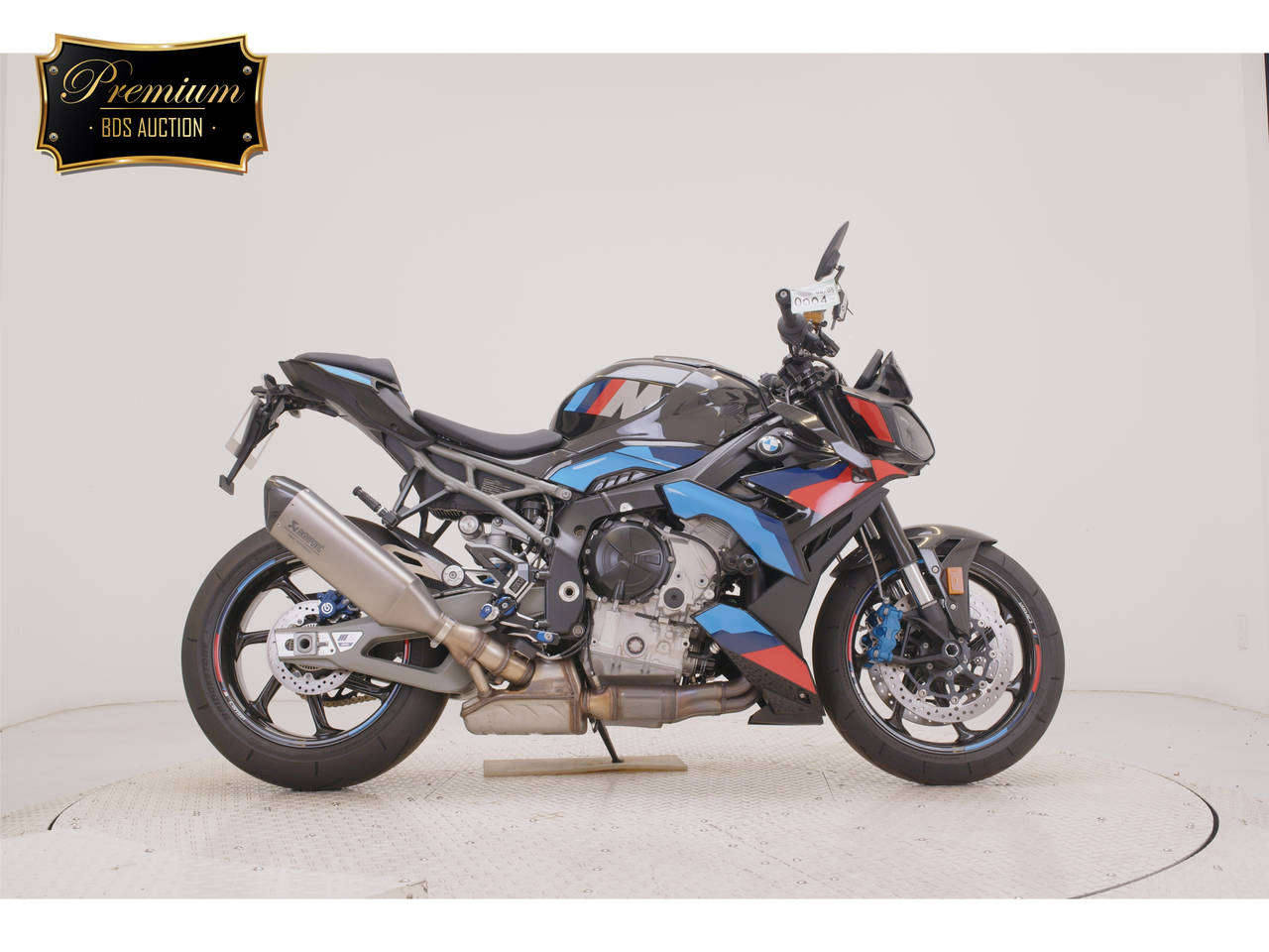 BMW M1000R, right
