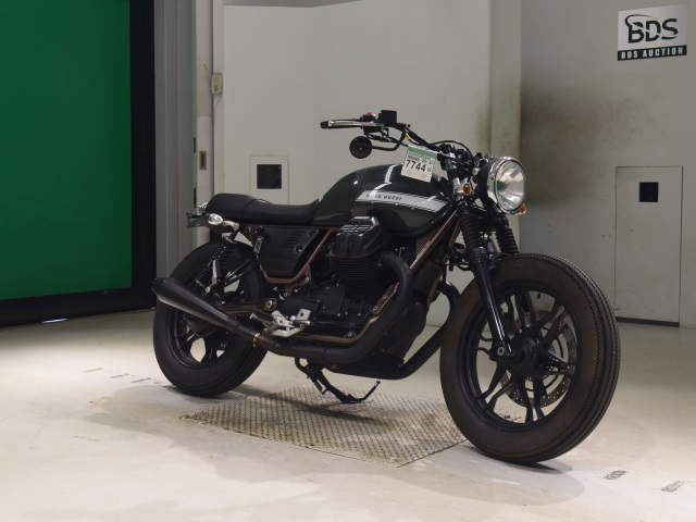 Moto Guzzi V7 STONE — фото 3