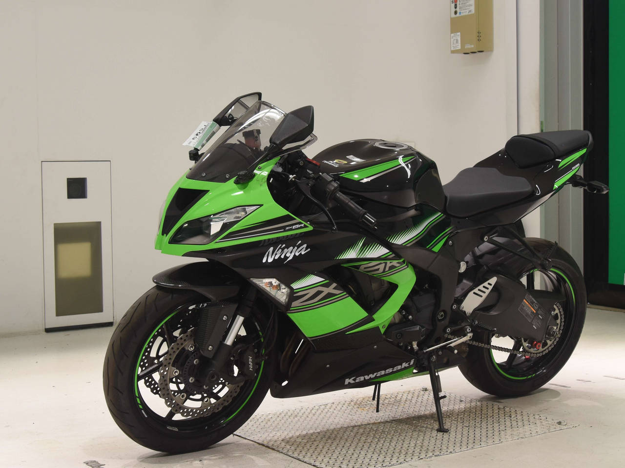 7699] Kawasaki ZX-6RA - JKBZX636EFA020696