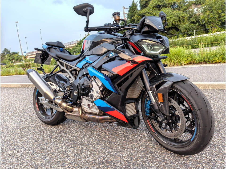 BMW M1000R