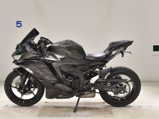 Kawasaki NINJA ZX-25R — фото 2