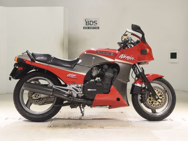 Kawasaki GPZ900R