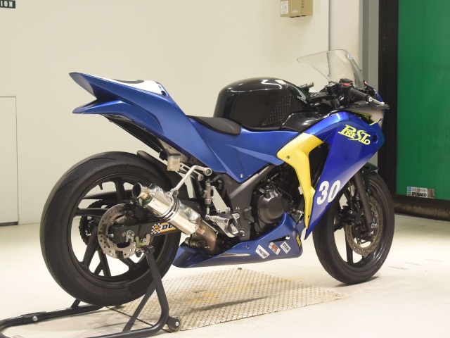 Honda CBR250R — фото 5