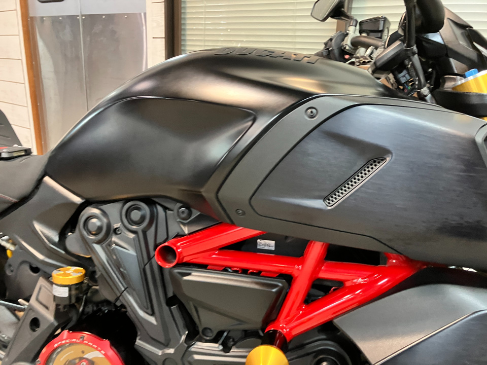 Ducati DIAVEL 1260S — фото 16