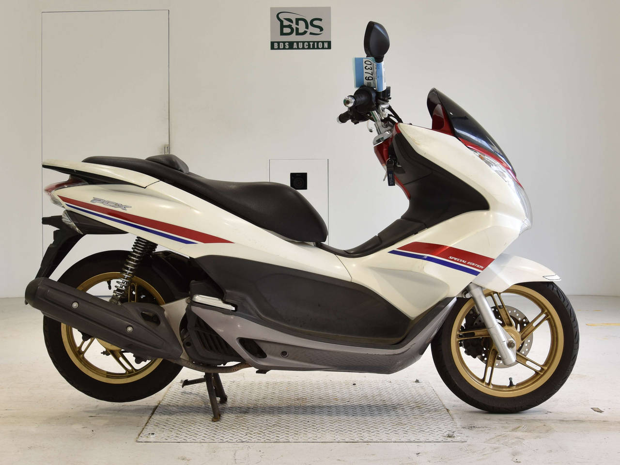 HONDA PCX125 前期（JF28-10～） NCY ブラックアーバンマフラー 新品