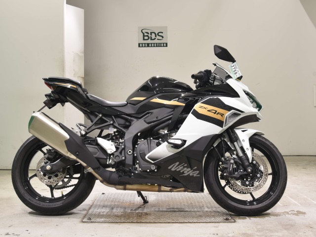 Kawasaki ZX-4R SE