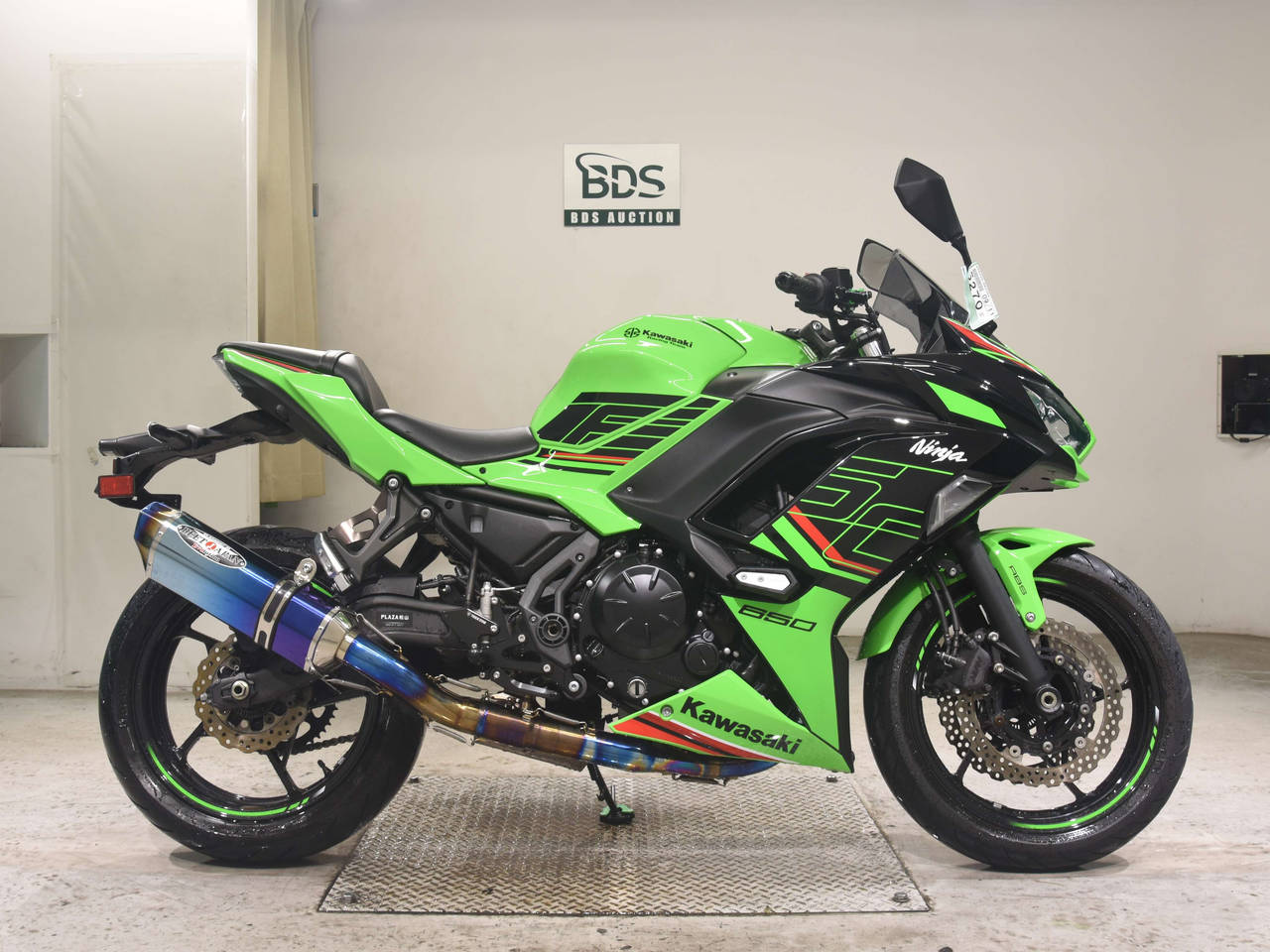 Kawasaki NINJA650A, right