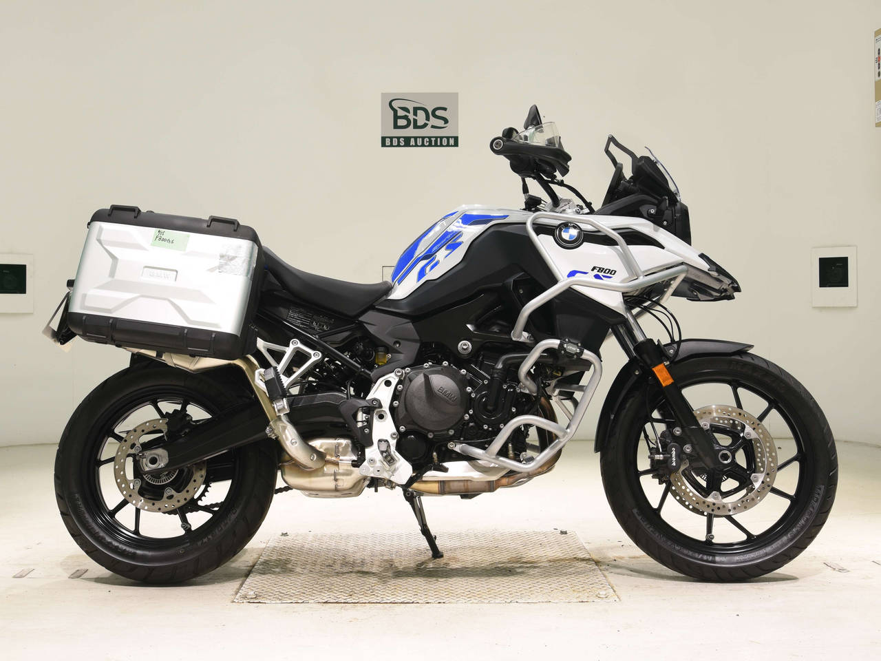 BMW F800GS, right