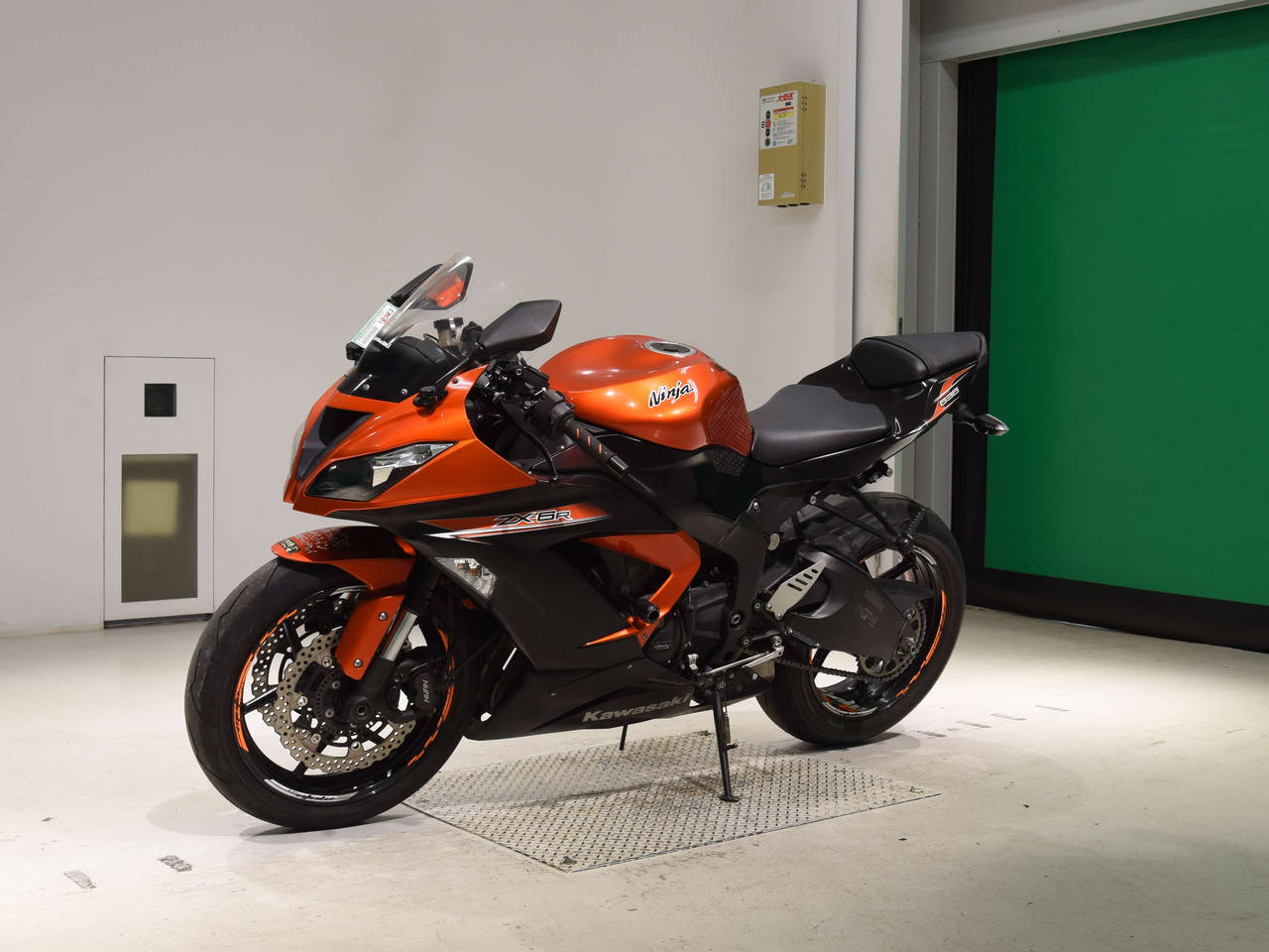 2864] Kawasaki ZX-6R - JKBZX636EFA011323