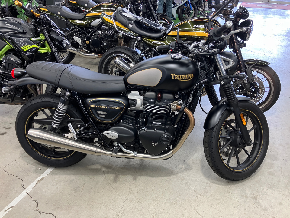 Triumph STREET TWIN