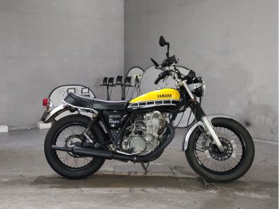 Yamaha SR400