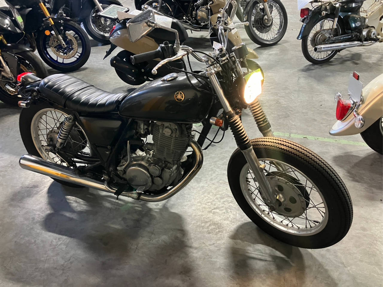 Yamaha SR400