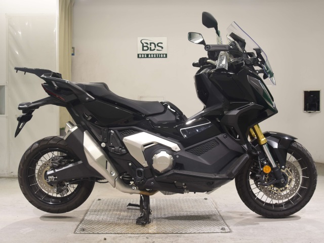 Honda X-ADV750-2