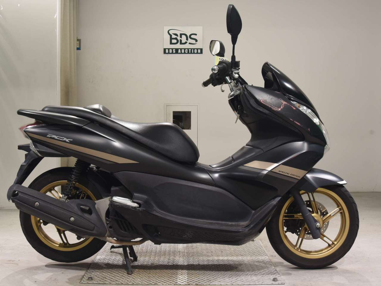 5586] Honda PCX125 - JF28-1202367
