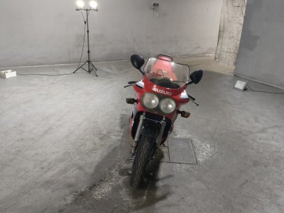 Suzuki GSX-R750 — фото 3