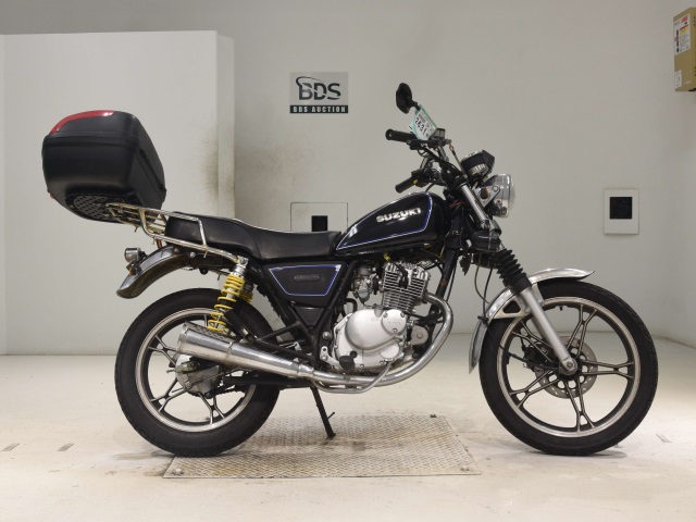 Suzuki GN125