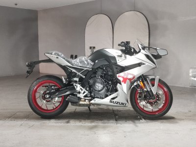 Suzuki GSX-8R