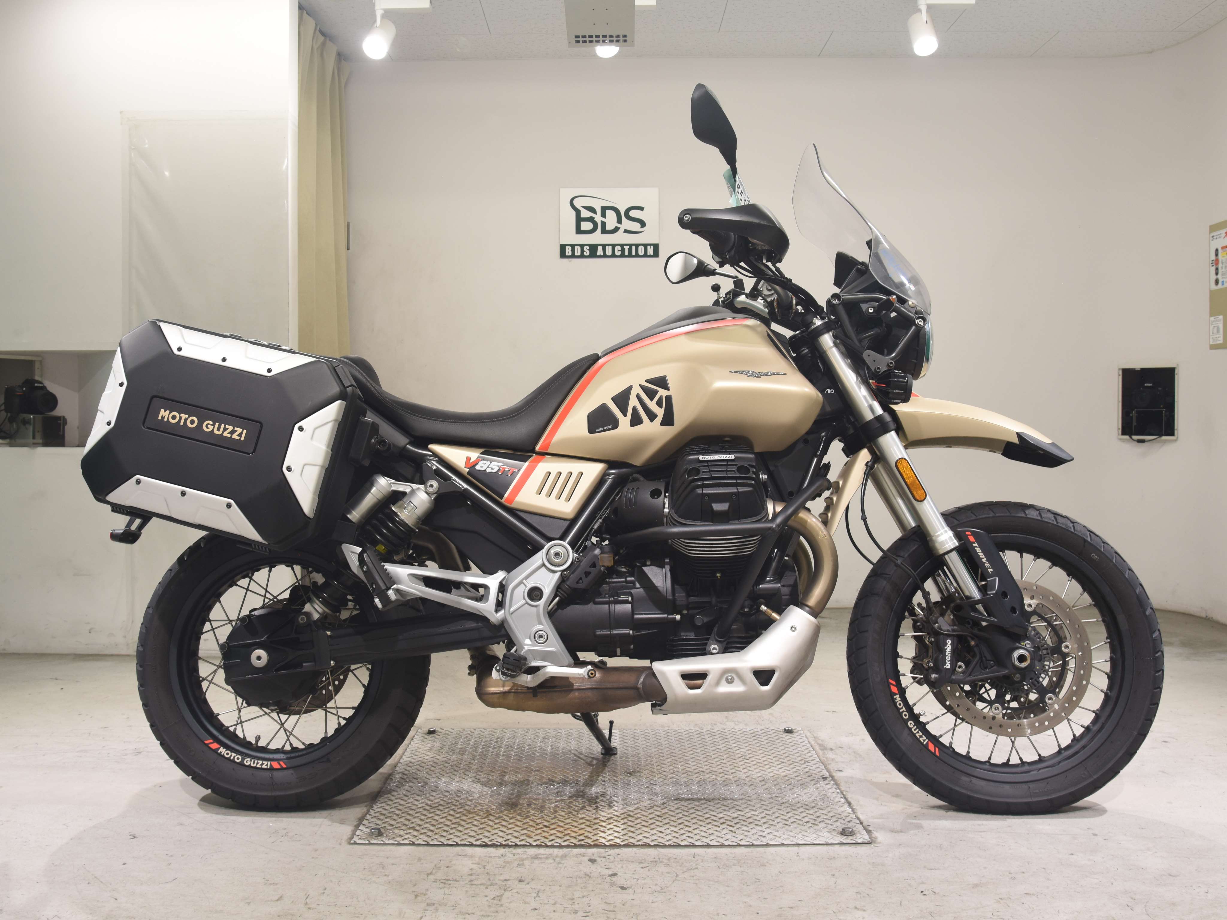 Moto Guzzi V85 TT TRAVEL