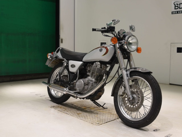 Yamaha SR400 — фото 3