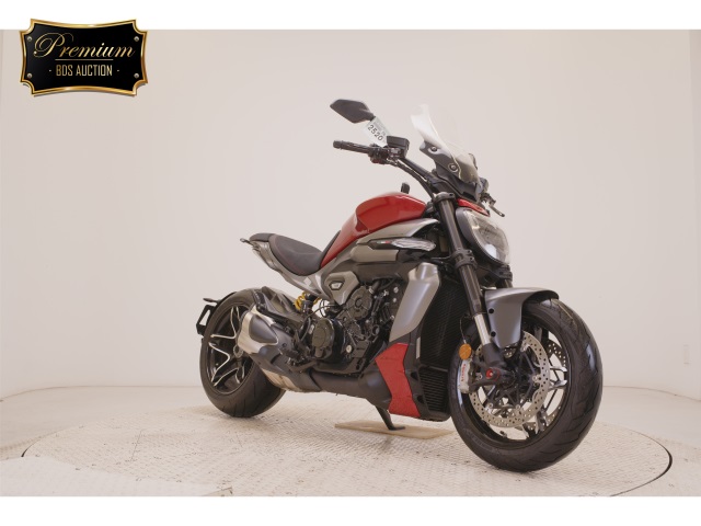 Ducati DIAVEL V4 — фото 3