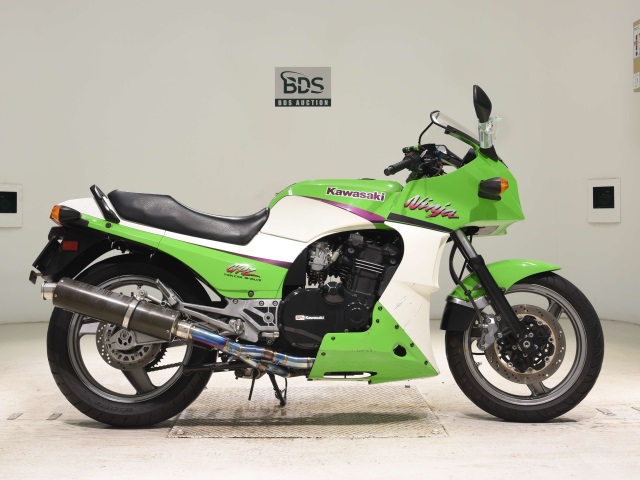 Kawasaki GPZ900R