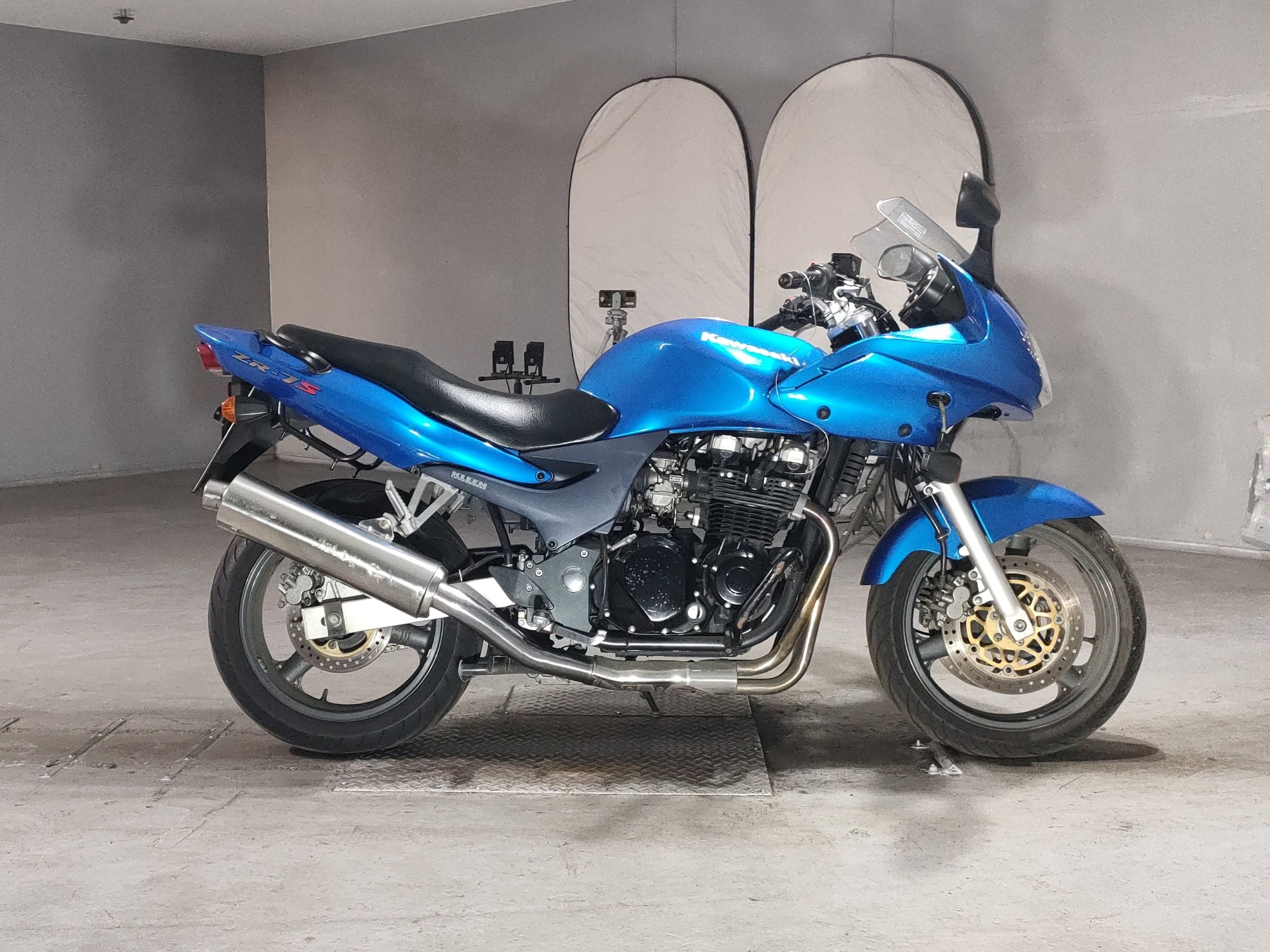 Kawasaki ZR-7S