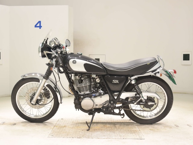 Yamaha SR400 — фото 2