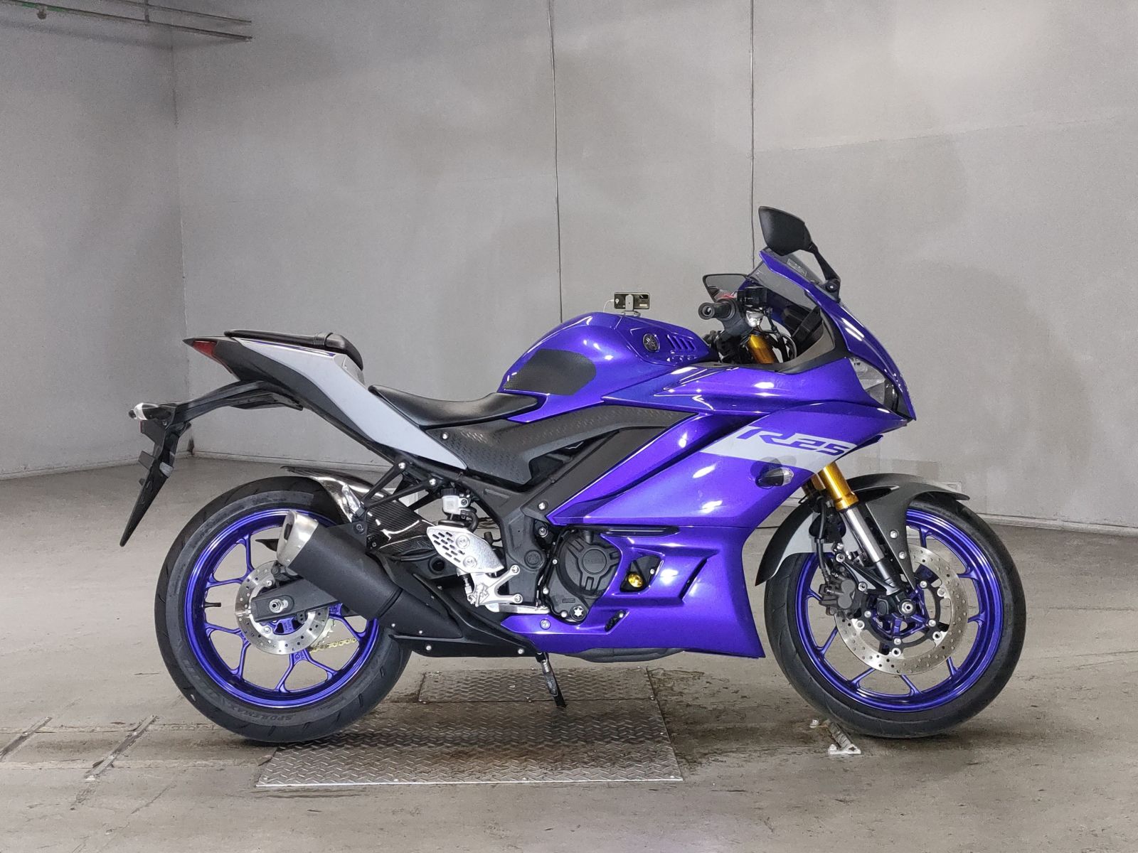 5620] Yamaha YZF-R25 - RG43J-014532