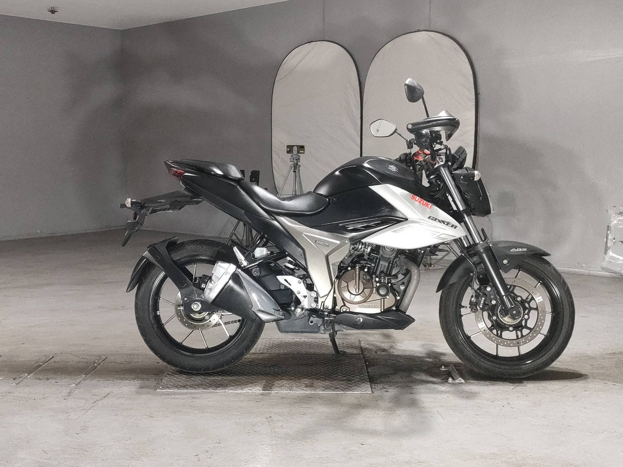 Suzuki GIXXER250
