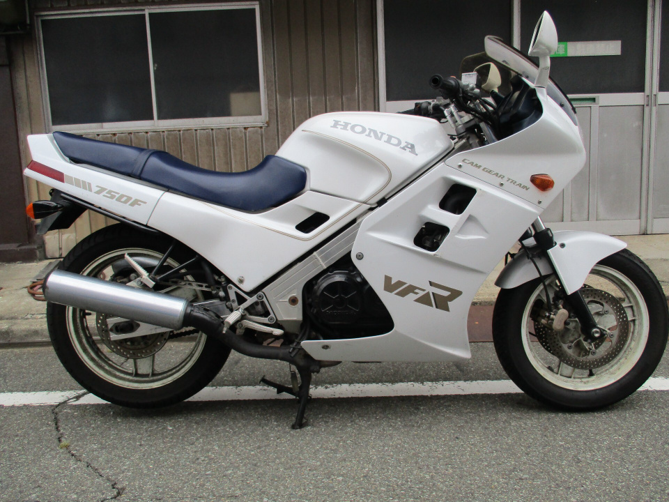 Honda VFR750F — фото 5