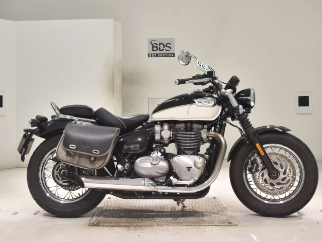 Triumph BONNEVILLE